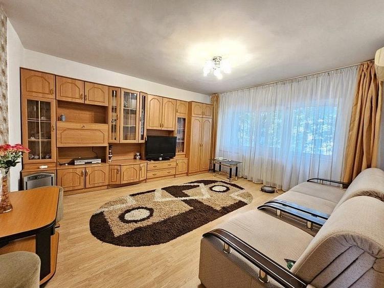 Apartament cu 3 camere decomandat, mobilat în Dristor