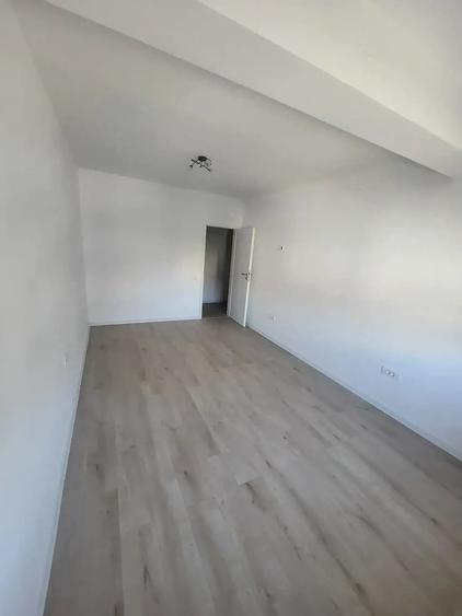 Apartament cu 4 camere decomandat în Dumbrăvița