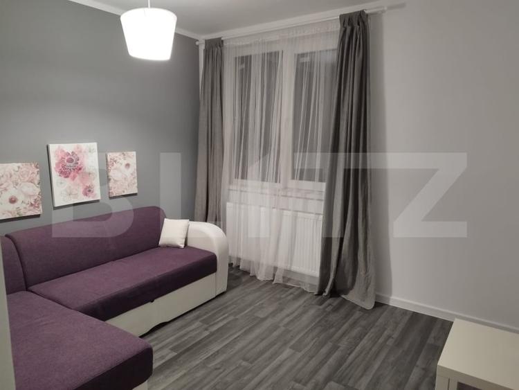 Apartament cu 3 camere semidecomandat, mobilat în Florești