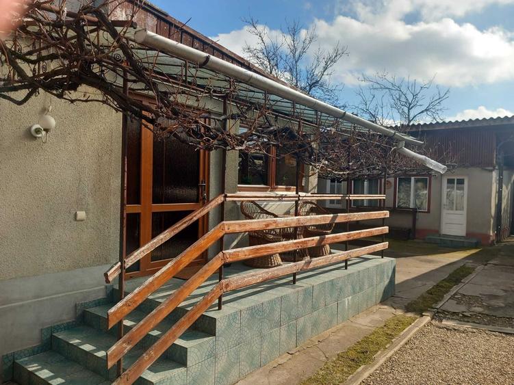 Casă cu 4 camere în Central