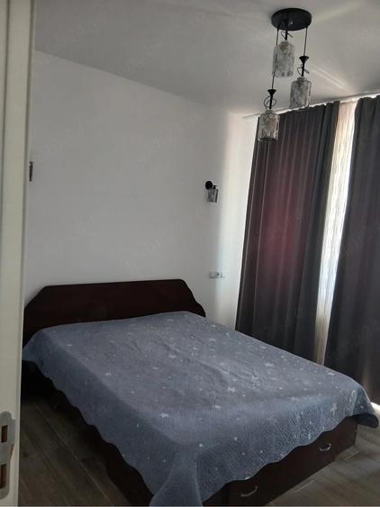 Garsonieră decomandată în Apărătorii Patriei