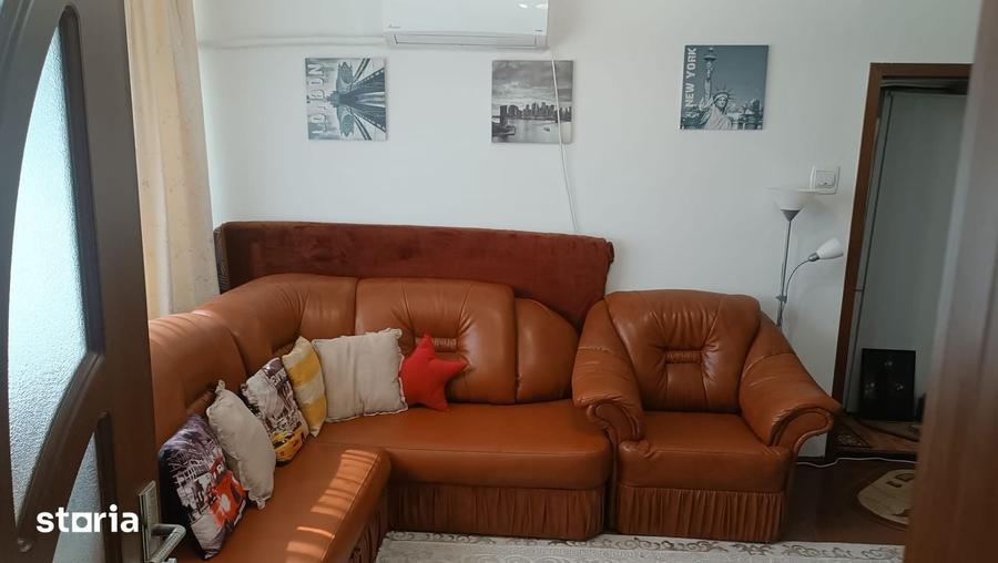 Apartament cu 2 camere nedecomandat în Republicii