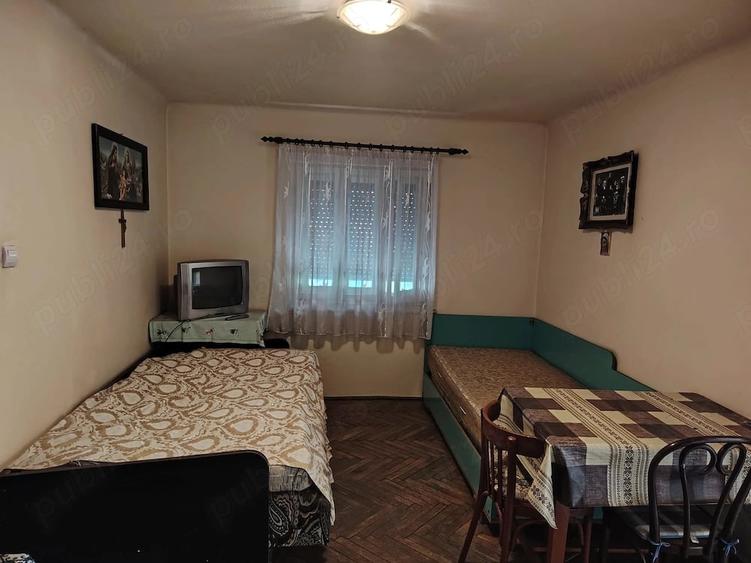 Casa 2 camere, baie, bucatrie - casa se vinde cu anexe gospodaresti si teren de 5000 mp, livada prun - 1
