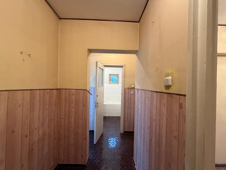 Apartament cu 3 camere decomandat în Tineretului
