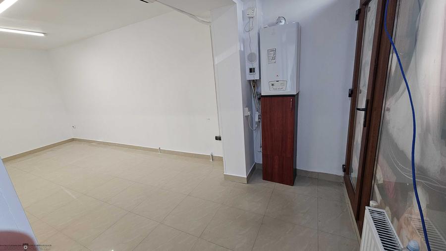 Spațiu comercial, de 102 mp, în Central