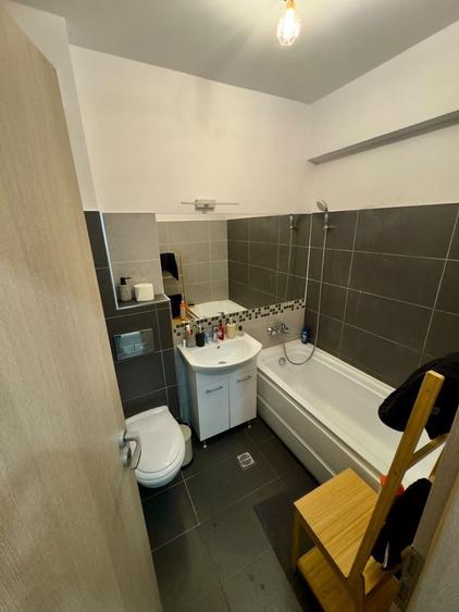 Apartament cu 3 camere semidecomandat, mobilat în 1 Decembrie 1918