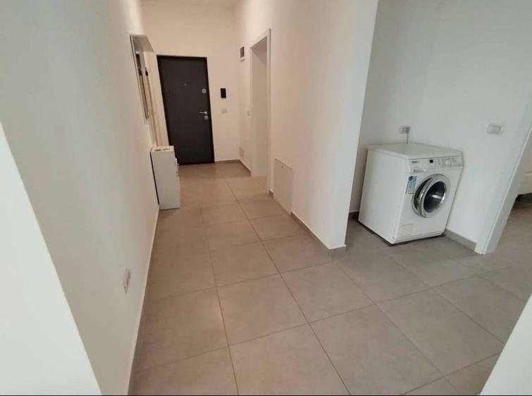 Casă cu 2 camere decomandat în Giroc