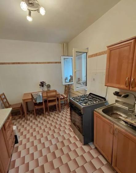 Apartament cu 2 camere semidecomandat, mobilat în Pantelimon