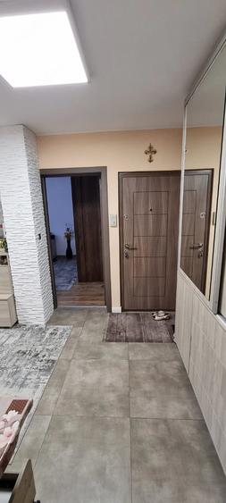 Gorjului Vanzare Apartament cu 2 camere renovat in totalintate - 1