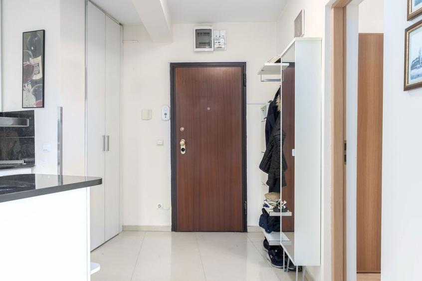Apartament cu 3 camere în Tineretului