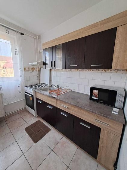 Apartament cu 2 camere decomandat, mobilat în Complex Studențesc