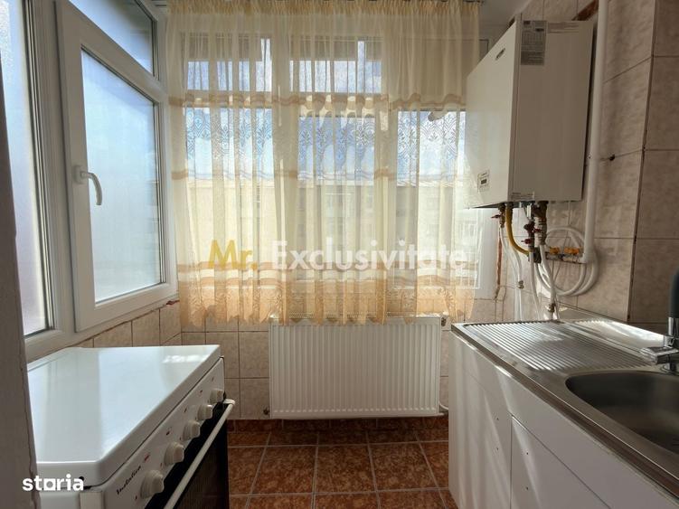 Apartament cu 3 camere decomandat în Valea Muscelului
