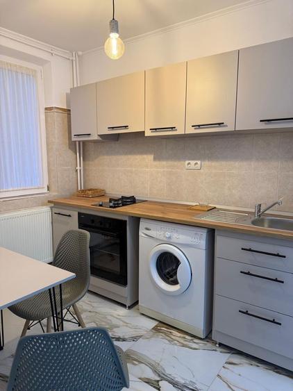 Apartament cu 2 camere semidecomandat în Ostroveni