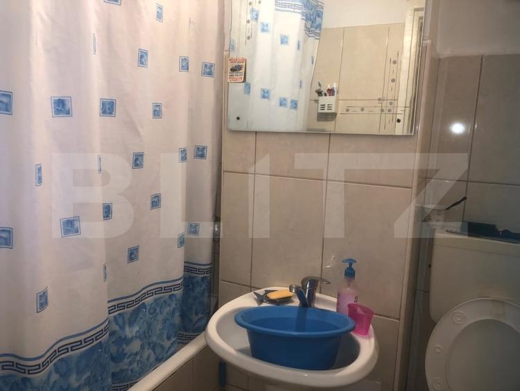 Apartament cu 4 camere decomandat, mobilat în Micro 15