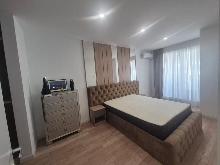 Apartament cu 3 camere semidecomandat, mobilat în Pipera