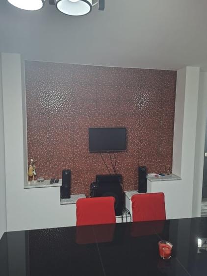 Apartament cu 3 camere decomandat, mobilat în Lăpuș Argeș