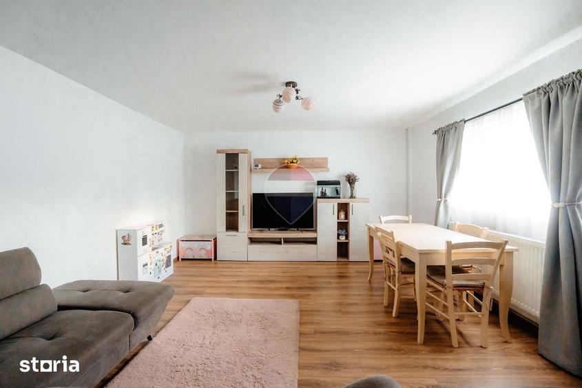 Casă cu 5 camere cu Teren 1800 Mp în Călinești