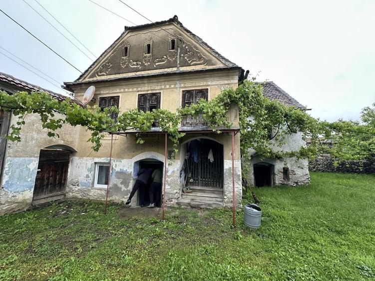 Casă cu 4 camere în Central