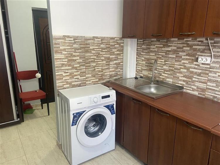 Garsonieră decomandată, mobilată în Gară