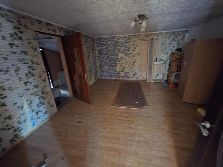 Casă cu 3 camere cu Teren 300 Mp în Central