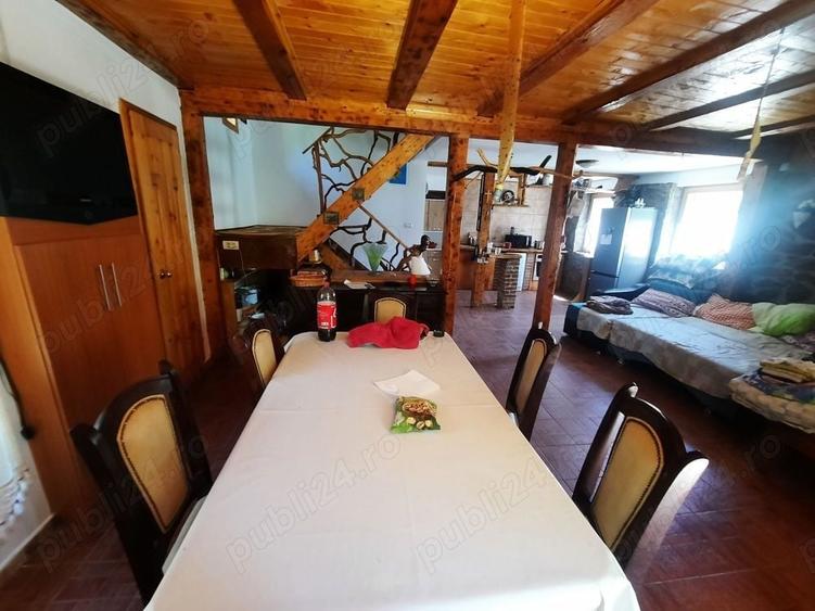 Casă cu 3 camere cu Teren 1600 Mp în Liubcova
