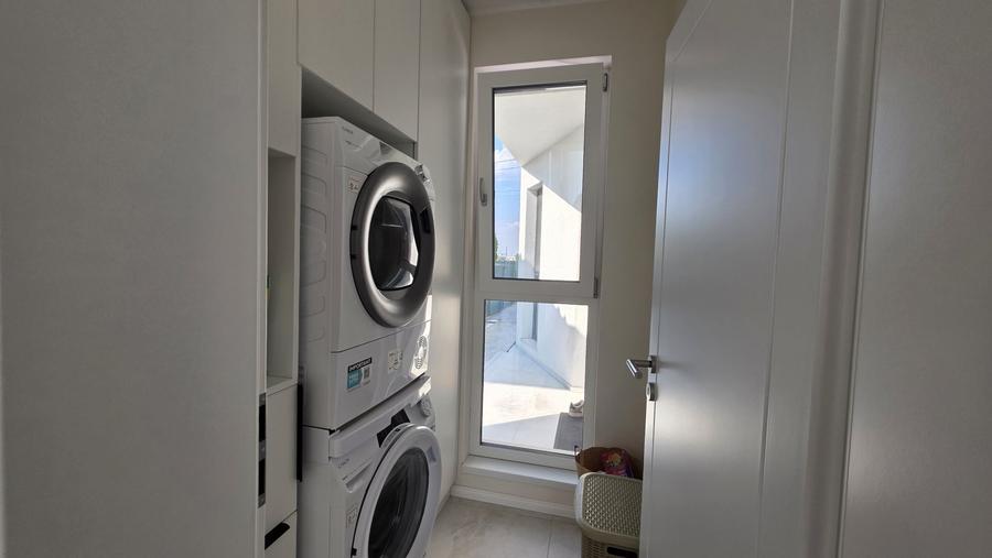 Duplex cu 4 camere cu Canalizare în Dumbrăvița