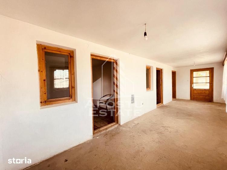 Casă cu 2 camere cu Teren 1472 Mp în Central