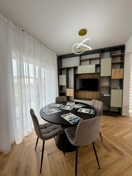 Duplex cu 4 camere cu Canalizare în Bucium