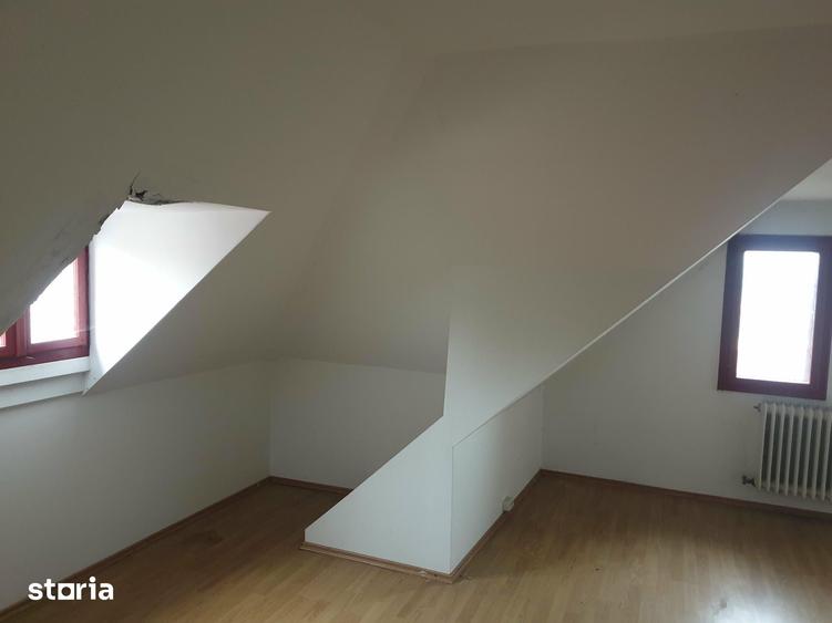 Casă cu Teren 1800 Mp în Vadu Moldovei