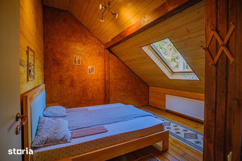 Casă cu 7 camere cu Teren 120 Mp în Râu de Mori