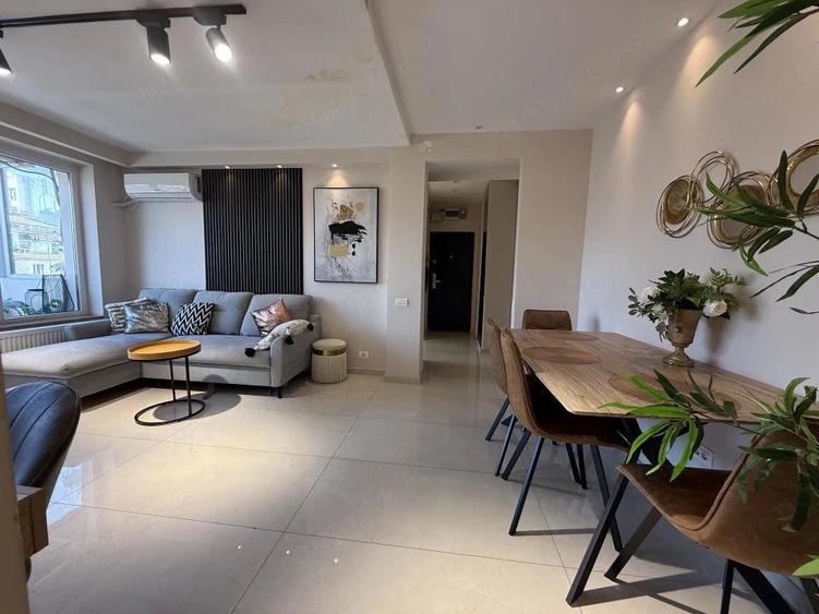 Unicat in Pia?a Romana! 2 camere, 53 mp, renovat integral cu designer - 1