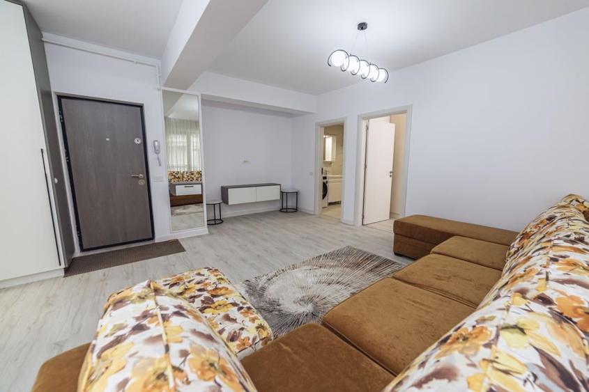 Apartament cu 3 camere decomandat, mobilat în Central