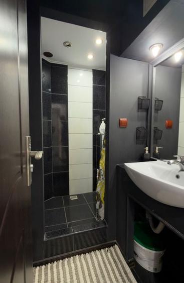 Apartament cu 3 camere decomandat în Giurgiului