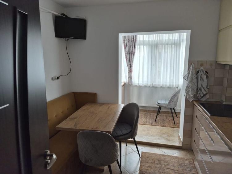 Apartament cu 2 camere decomandat în Valea Adâncă
