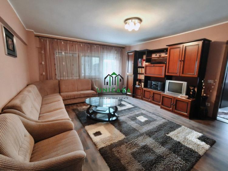 Apartament cu 3 camere decomandat în Central