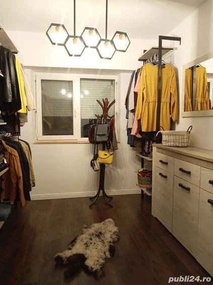 Apartament cu 4 camere decomandat în Central