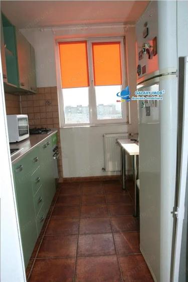 Apartament cu 3 camere semidecomandat în Drumul Taberei