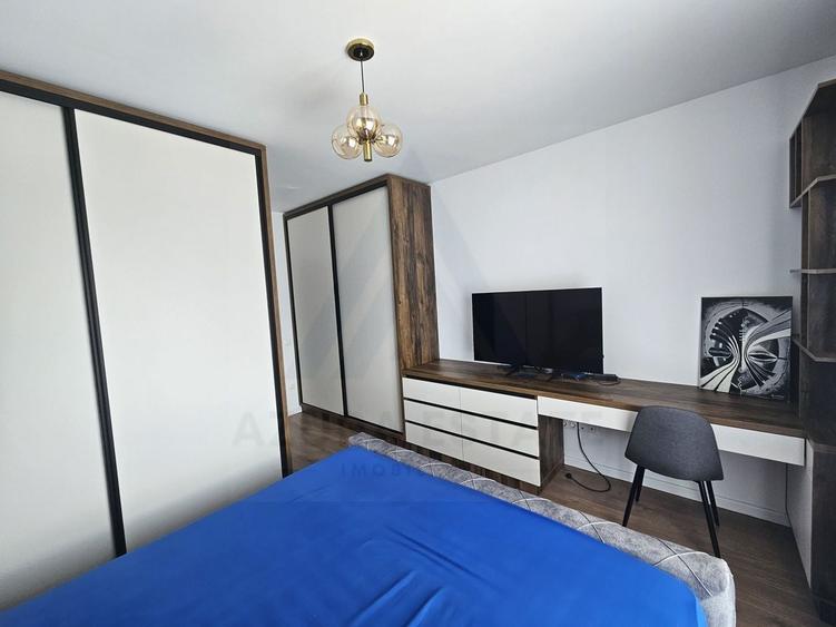 Apartament cu 3 camere semidecomandat, mobilat în Șelimbăr