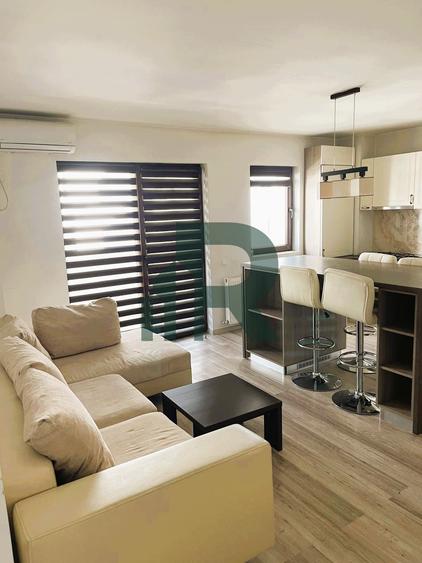 Apartament cu 2 camere semidecomandat, mobilat în Mihai Viteazul