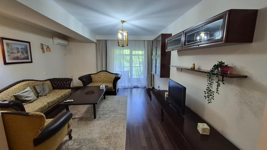 Apartament cu 3 camere decomandat în Herăstrău