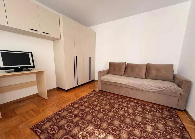 Apartament cu 2 camere semidecomandat în Filiași