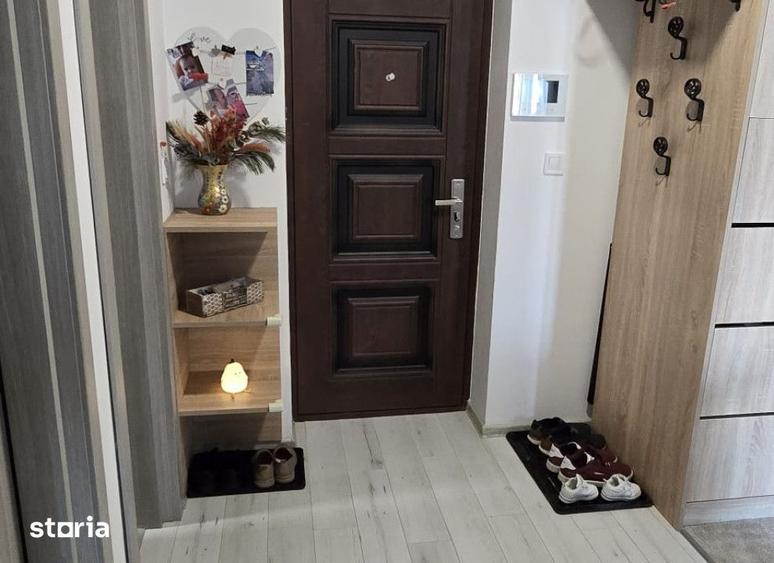 Apartament cu 3 camere semidecomandat în Bârnova
