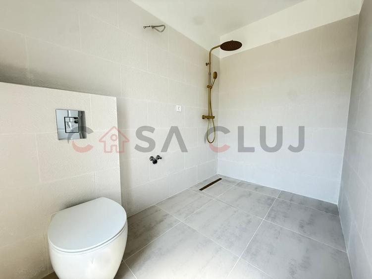 Casă individuală cu 5 camere cu Canalizare în Pata