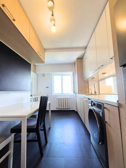 Apartament cu 3 camere decomandat în Metalurgie