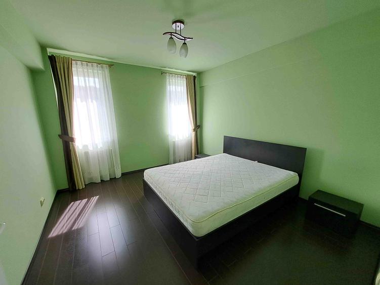 Apartament cu 3 camere decomandat în Tudor