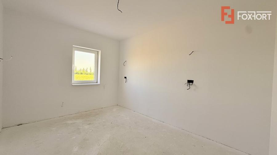 Duplex cu 4 camere cu Canalizare în Moșnița Nouă