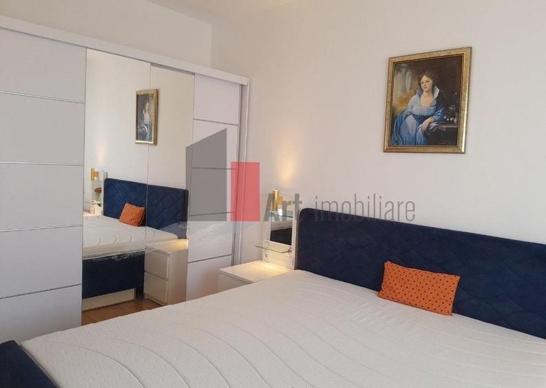Apartament cu 3 camere decomandat, mobilat în Roșu