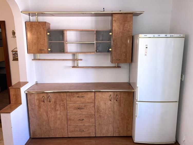 Apartament cu 3 camere semidecomandat în Mihai Bravu