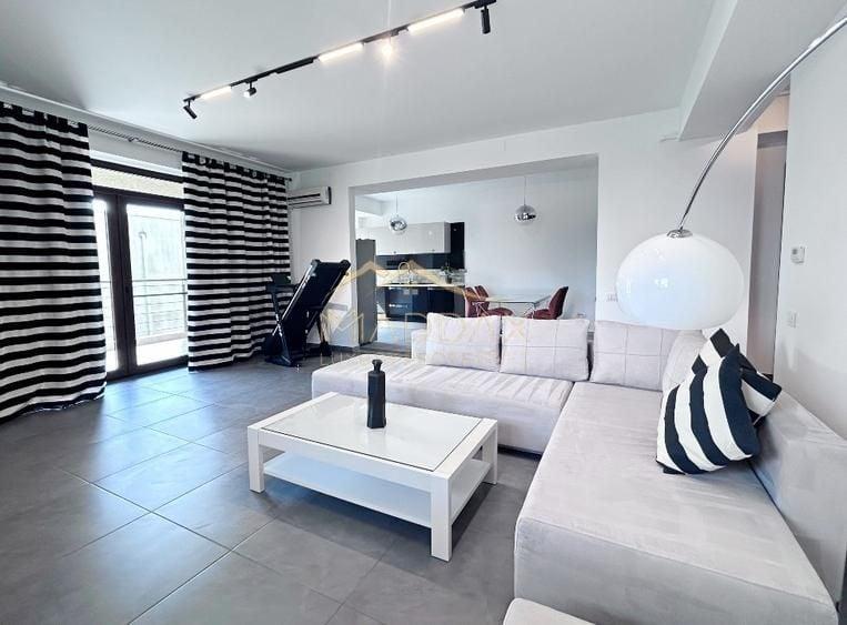 Apartament cu 3 camere decomandat în Băneasa