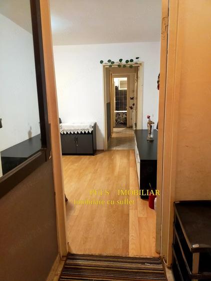 Tomis Nord - str.Dobrila Eugeniu : apartament 3 camere , etaj 3 , semimobilat , utilat , termen lung - 3